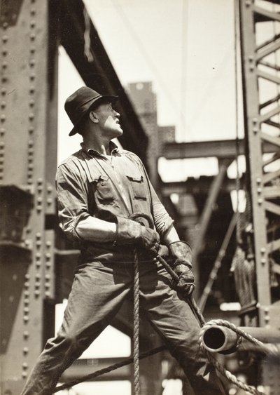 Darukezelő az Empire State Building tetején alkotó: Lewis Wickes Hine