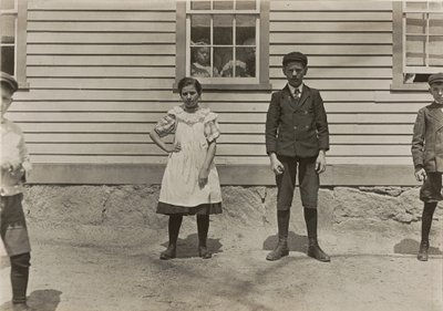Edward St. Germain és nővére, Delia, malommunkások, Phoenix, Rhode Island, 1909. április, 3379. alkotó: Lewis Wickes Hine