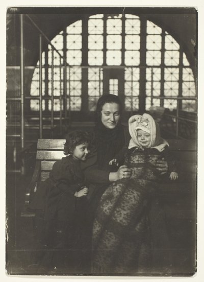 Orosz család, Ellis Island alkotó: Lewis Wickes Hine