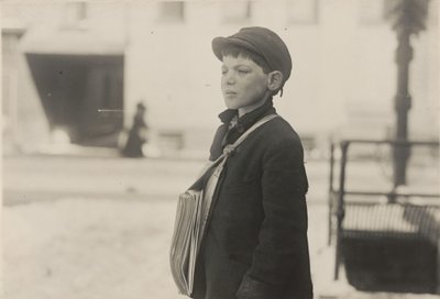 Tony Casale, „Bologna”, 11 éves, 4 éve újságokat árul, Hartford, Connecticut, 1909 márciusa alkotó: Lewis Wickes Hine