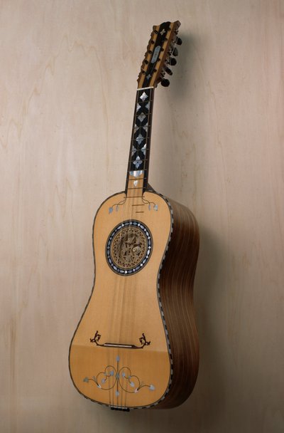 Chitarra battente (gitár), a Campania állambeli Praianóban, Pasquale Scala lantművész műhelyében épített hangszer. Olaszország, XX. század alkotó: Unbekannt Unbekannt