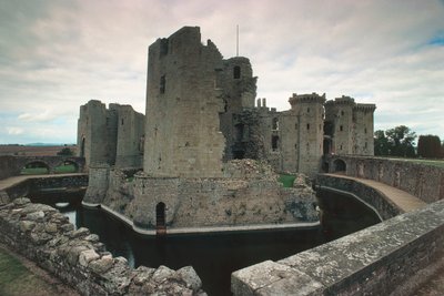 Raglan Castle, Monmouthshire, Dél-Wales, Egyesült Királyság (fotó) alkotó: Unbekannt Unbekannt
