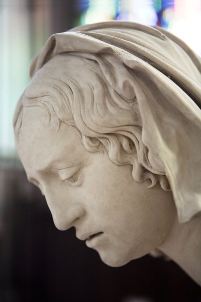 A síremlék és a Szűz ájulása, részlet: Salome feje alkotó: Ligier Richier