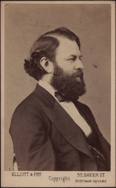 Joseph Joachim hegedűművész és zeneszerző portréja 1831-1907 , c. 1875. alkotó: London . Photo studio Elliott and