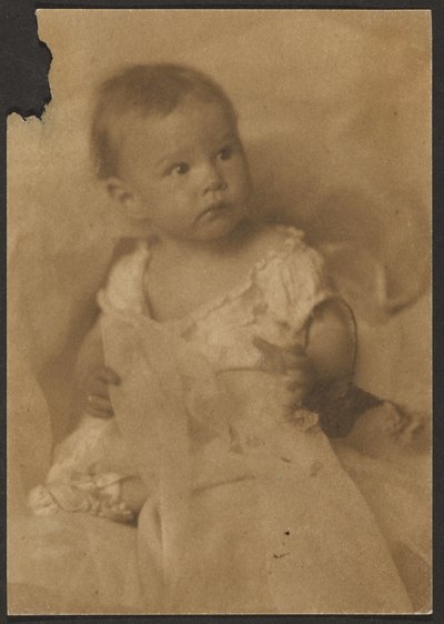 [Baby with Tulle] alkotó: Louis Fleckenstein