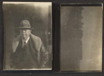 Fleckenstein és alakok tájban, újrafényképezve alkotó: Louis Fleckenstein