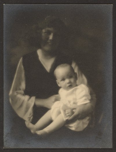 [Florence és baba] alkotó: Louis Fleckenstein