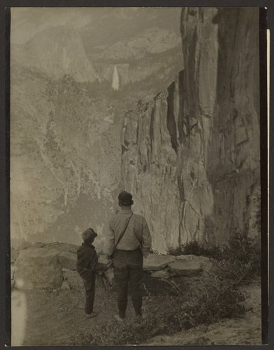 A Liberty Cap és a Nevada-vízesés a Ledge Trail felől, Yosemite Nemzeti Park alkotó: Louis Fleckenstein