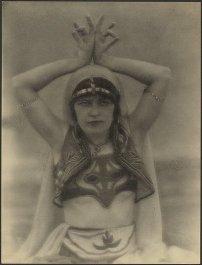 Nautch Girl alkotó: Louis Fleckenstein