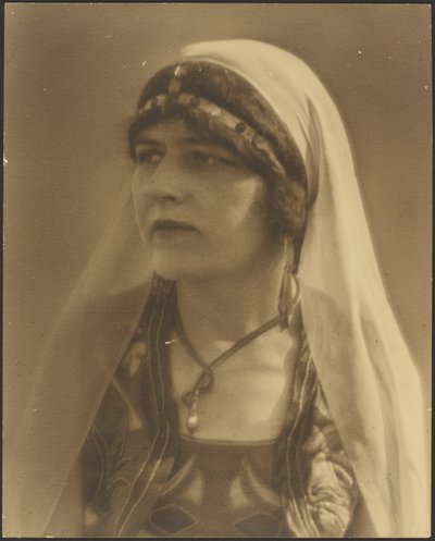 [Nautch lány portréja] alkotó: Louis Fleckenstein