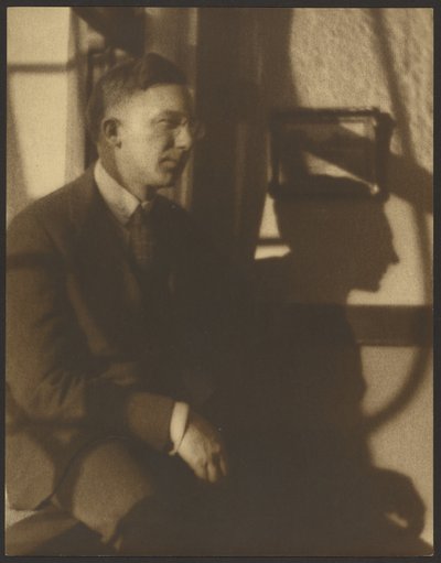 Férfi portréja árnyékokkal alkotó: Louis Fleckenstein