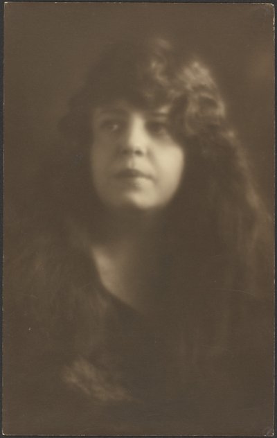 [Portrait of a Woman with Hair Down] alkotó: Louis Fleckenstein