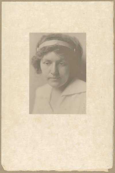 Sara Holin alkotó: Louis Fleckenstein