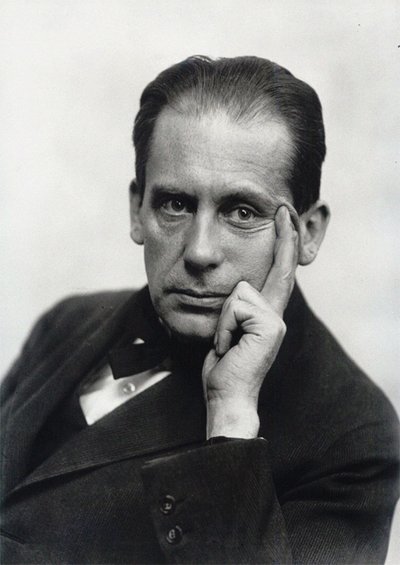 Walter Gropius, 1919 körül. alkotó: Louis Held