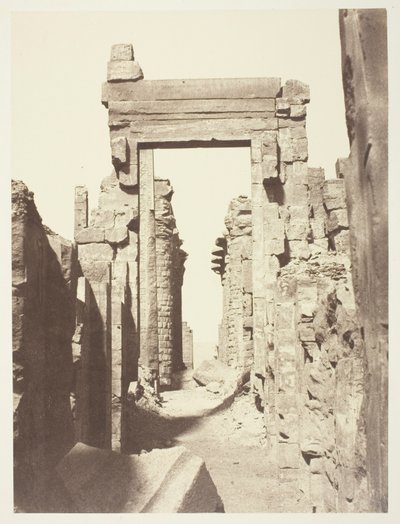 Karnac, Grande Allée du Milieu des Ruines, keleti bejárat alkotó: Louis de Clercq
