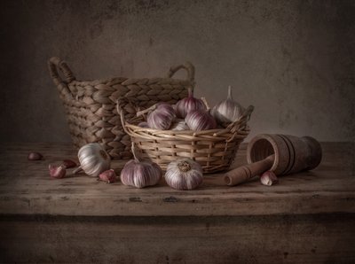 Rusztikus fokhagyma-csendélet alkotó: Margareth Perfoncio