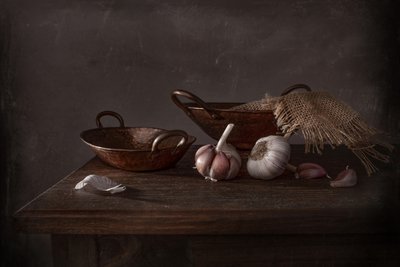 Rusztikus fokhagyma-csendélet alkotó: Margareth Perfoncio