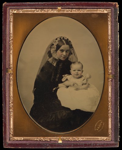 [Egy nő és egy gyermek portréja] alkotó: Mathew B. Brady