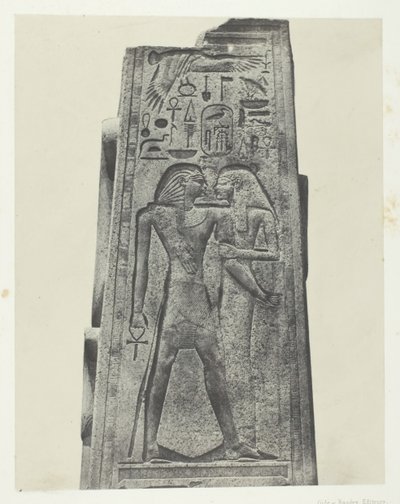 Karnak-palota, oszlop a gránitszentély előtt, Théba, 184951, nyomtatva 1852-ben. alkotó: Maxime Du Camp