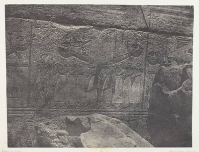 karnaki palota, a gránit szentély külső szobrai; Théba alkotó: Maxime Du Camp