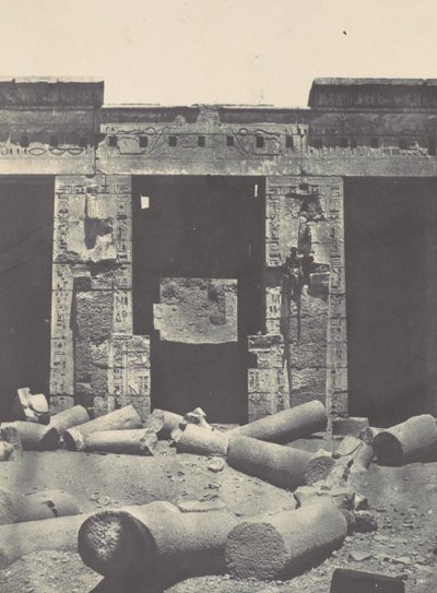 Théba. Medinet-Habou. A Ramses-Méiamoun-palota perisztillájának keleti része, 1850. alkotó: Maxime Du Camp