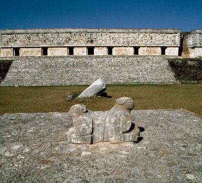 A kormányzói palota látképe, a két jaguár oltára, 9-10. alkotó: Mayan