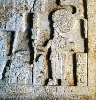 A IV. szemöldök részlete, amely a legyőzöttek tiszteletét ábrázolja, Piedras Negrasból, Usumacintából, Guatemalából, késői klasszikus korszak (600-900) (kő) alkotó: Mayan Mayan