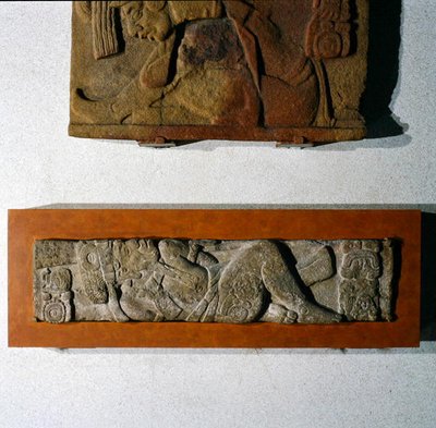 27-es szemöldök, Tonina, Chiapas, Mexikó, késő klasszikus időszak (i.sz. 600-900) (kő) alkotó: Mayan Mayan