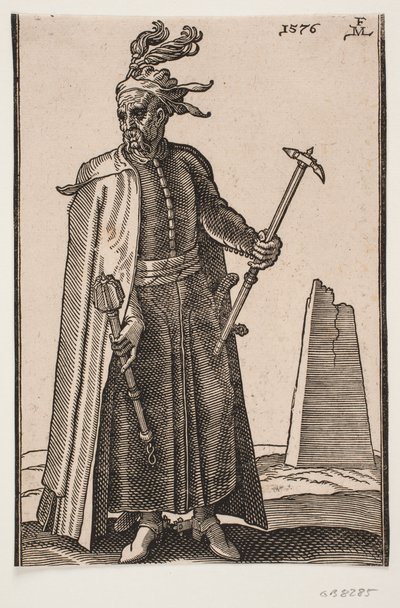 Álló, köpenyes katona, elölnézet; h.-ben lefelé fordított kézben hadiütő, v-ben hadi kalapács; a sarkú sarkantyúkon alkotó: Melchior Lorck