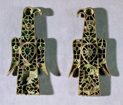 Sas alakú bross pár (fém és zománcozott) alkotó: Merovingian