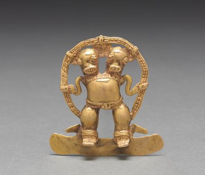 Kétfejű figura medál, c. 700-1550 (öntött és kalapált arany) alkotó: Mesoamerican Mesoamerican