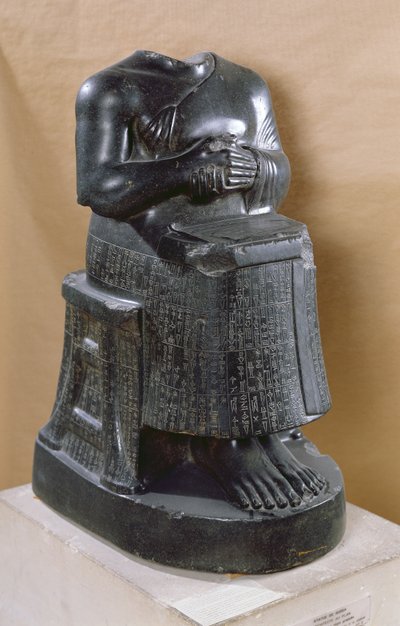 Gudea herceg (i.e. 2170-2130) mint építész fej nélküli szobra Telloh-ból (ókori Gersu) Kr.e. 2100-2000 (diorit) alkotó: Mesopotamian