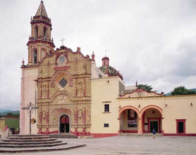 A jalpani Szent Jakab ferences missziós templom homlokzata, 1751-58 alkotó: Mexican School