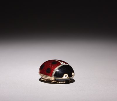 Ladybug Box, Peter Carl Fabergé cége alkotó: Michael Evlampievich Perkhin