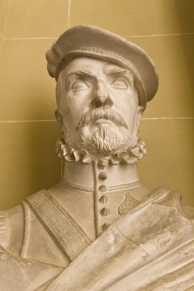 Hernan Cortes portré mellszobrának másolata (gipsz) alkotó: Victor Louis