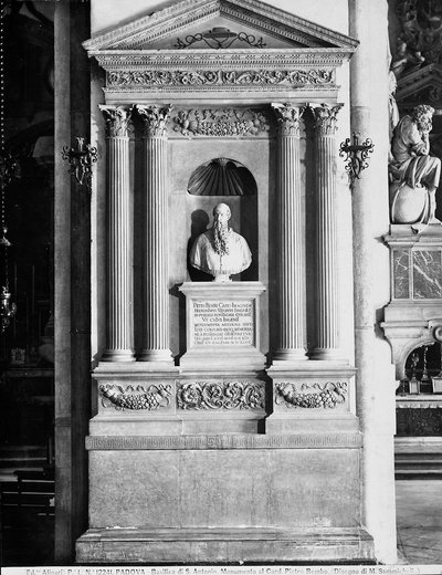 Pietro Bembo temetési emlékműve alkotó: Michele Sanmicheli