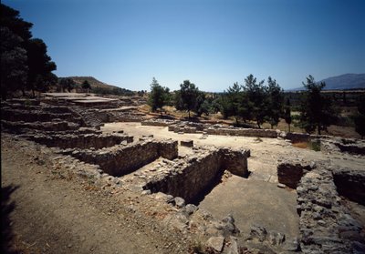 Minószi civilizáció: kilátás a Haghia Triada romjaira, ie 2000-1400. alkotó: Minoan