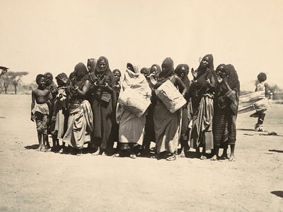 „Birodalom építése” a fasiszta korban: muszlim nők színes csoportja, 1936.09.05. (f/w fotó) alkotó: Modestino Baldinetti