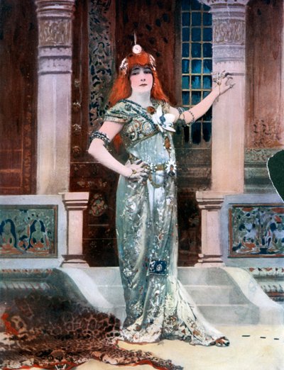Sarah Bernhardt mint Isolde, 1902. alkotó: Nadar