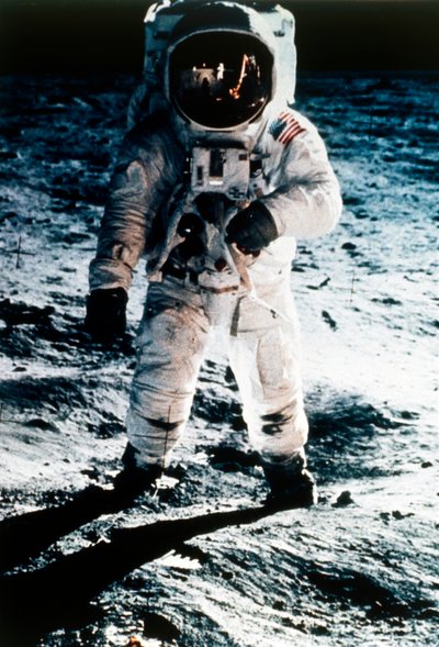 Buzz Aldrin a Holdon, Apollo II küldetés, 1969. július. alkotó: Neil Armstrong