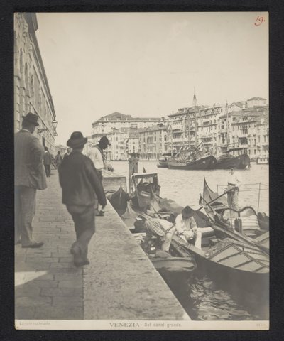 Gondolák a Canal Grande mentén Velencében Velence - Sul canal grande (cím a tárgyon) alkotó: Neue Photographische Gesellschaft