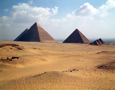 Kilátás Cheops, Chephren és Mycerinus piramisaira alkotó: Old Kingdom Egyptian