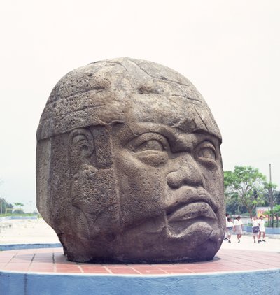 Kolosszális fej San Lorenzóból, Veracruz, Mexikó, preklasszikus (bazalt) alkotó: Olmec