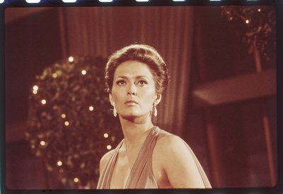 Faye Dunaway a The Towering Inferno forgatásán alkotó: Orlando Suero
