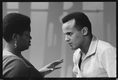 Harry Belafonte Odettával a tv-különlegesség forgatásán alkotó: Orlando Suero