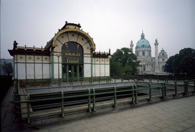 Szecesszió: Otto Wagner (1841-1918) építész által készített, Karlsplatz metróállomás (ma kávézó) pavilonjának képe (Bécsi szecesszió) 1894-1899 Bécs, Ausztria alkotó: Otto Wagner