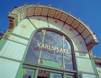 Kilátás a Karlsplatz Stadtbahn-ra alkotó: Otto Wagner