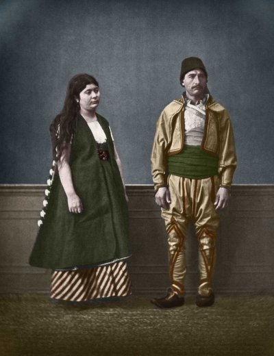 Egy szófiai bolgár nő és egy bolgár férfi portréja 1890 körül. Pascal Sebah (1838-1890) színezése. alkotó: Pascal Sébah
