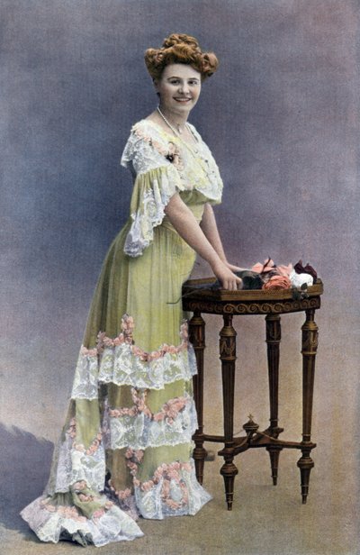 Blanche Toutain francia komikus, Paul Nadar fotója a "Le Theatre" című francia lapból, 1905. február alkotó: Paul Nadar