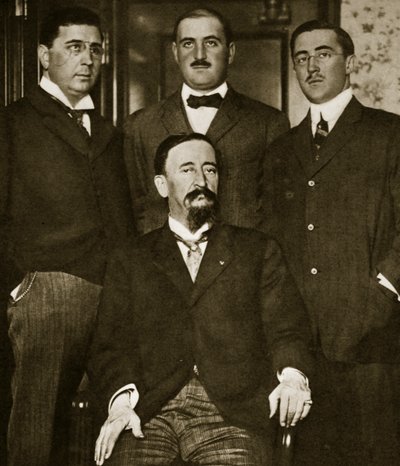 Francisco Madero és három fia, Gustavo, Gabriel és Evaristo a New York-i Astor Hotelben, 1911. március alkotó: Paul Thompson